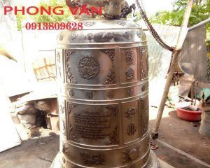 Đúc chuông đồng nặng 300 kg