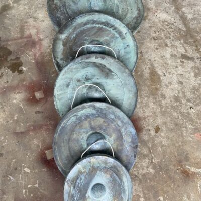 Bộ cồng chiêng trinh cho đồng bào các dân tộc